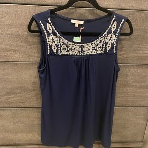 Size M Skies Are Blue tank